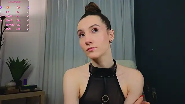 Snapshot of laracroftmansion chatting on 05.22.26 laracroftmansion online show from 05.22.26