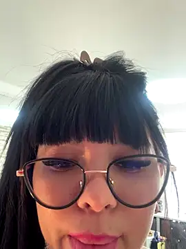 Snapshot of BrendaCrean chatting on 12.02.24 BrendaCrean online show from 12.02.24