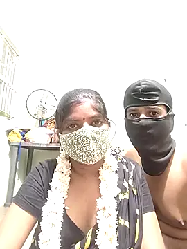 Snapshot of crazcy-couples chatting on 09.10.25 crazcy-couples online show from 09.10.25