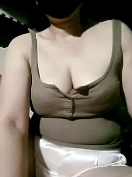 Snapshot of Surrilove chatting on 09.21.25 Surrilove online show from 09.21.25