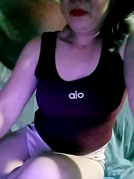 Surrilove online show from 02.05.26