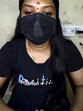 Snapshot of Tamil_Attitude_queen chatting on 10.31.25 Tamil Attitude queen online show from 10.31.25