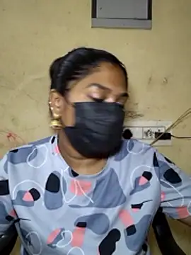 Snapshot of Tamil_Attitude_queen chatting on 04.15.26 Tamil Attitude queen online show from 04.15.26