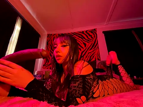 Snapshot of GoddessJemma chatting on 09.08.25 GoddessJemma online show from 09.08.25