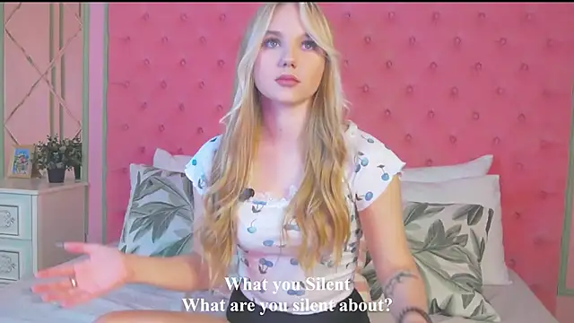 Sky Cutie online show from 09.15.25