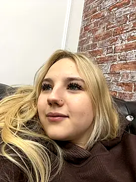 Sky Cutie online show from 10.23.25