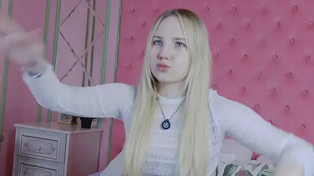 Sky Cutie online show from 03.18.26