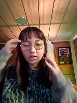 Snapshot of Violetaa_Leee chatting on 09.19.25 Violetaa Leee online show from 09.19.25