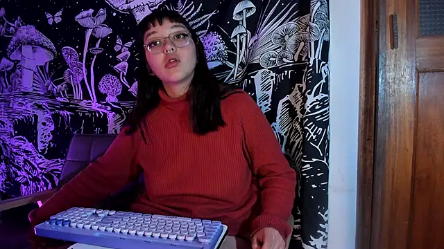 Snapshot of Violetaa_Leee chatting on 10.11.25 Violetaa Leee online show from 10.11.25