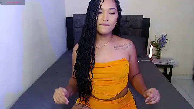 Snapshot of scarletfox_23 chatting on 09.29.25 scarletfox 23 online show from 09.29.25