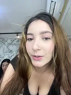 Snapshot of MellanyStorm chatting on 11.12.25 MellanyStorm online show from 11.12.25