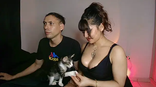 Snapshot of Demian-melany chatting on 05.22.26 Demian-melany online show from 05.22.26