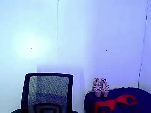 Aiko shemalexxx online show from 11.14.25