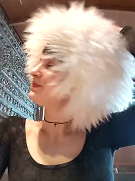 Adeline Perle online show from 10.13.25