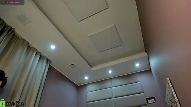 Adeline Perle online show from 10.15.25