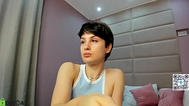 Adeline Perle online show from 11.22.25