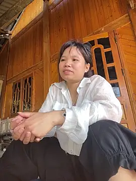 Snapshot of Ngoc-bbi chatting on 05.05.26 Ngoc-bbi online show from 05.05.26