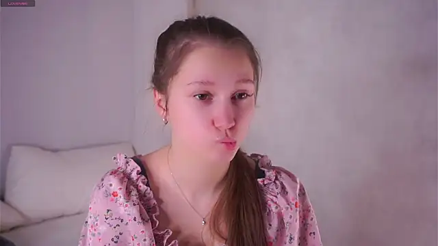 Snapshot of MelaniSeiver chatting on 02.15.26 MelaniSeiver online show from 02.15.26