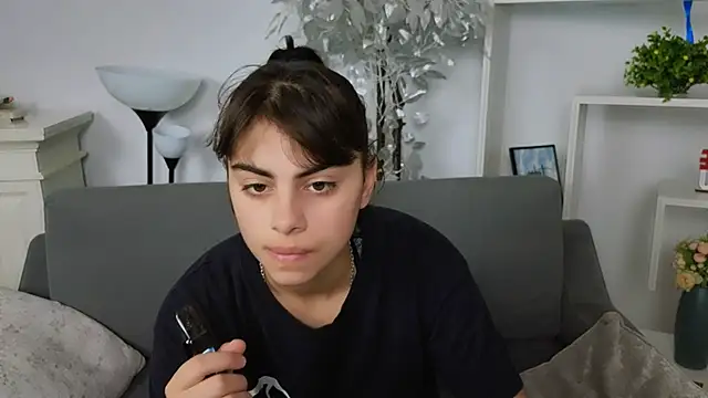 Snapshot of Cocoa_Sins chatting on 10.17.25 Cocoa Sins online show from 10.17.25