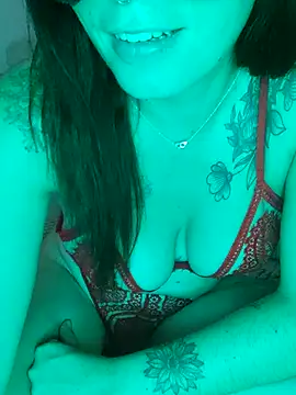 Snapshot of Sainte_bambi_ chatting on 09.19.25 Sainte bambi online show from 09.19.25