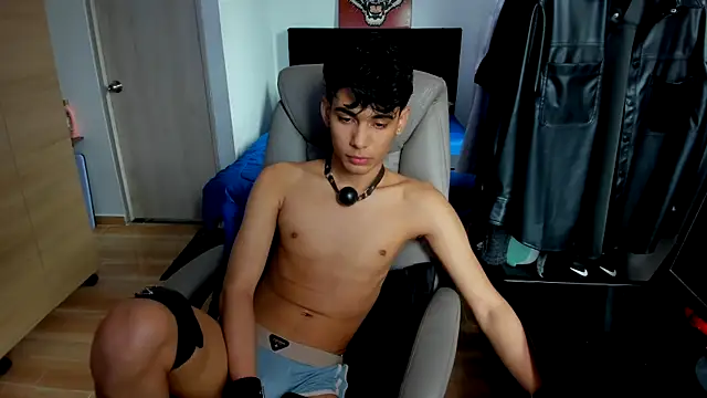 Snapshot of AliottTwink chatting on 07.01.26 AliottTwink online show from 07.01.26