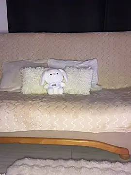 AubrieleRouj1 online show from 04.13.26