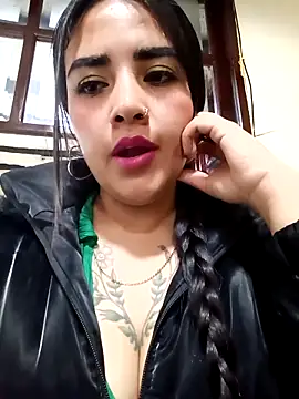 Snapshot of MAYE__13 chatting on 09.10.25 MAYE 13 online show from 09.10.25