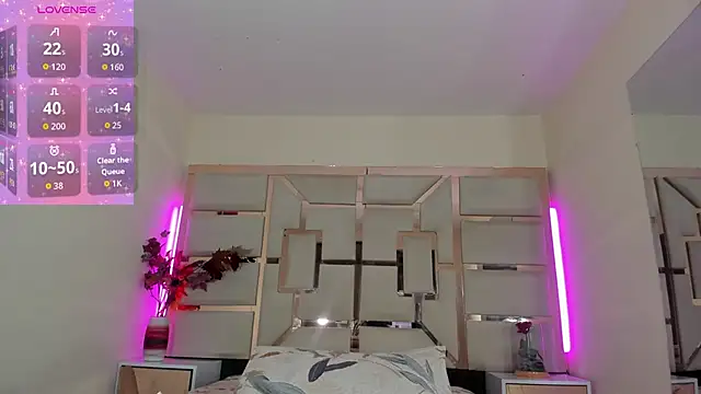 Snapshot of luna_maisonn chatting on 06.19.26 luna maisonn online show from 06.19.26