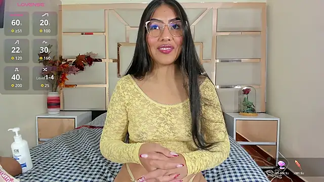 Snapshot of luna_maisonn chatting on 06.27.26 luna maisonn online show from 06.27.26