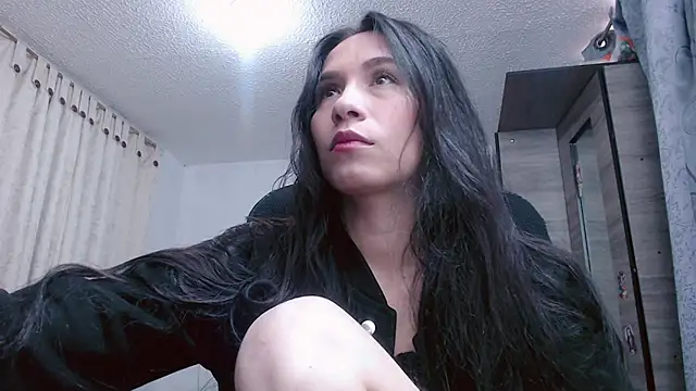 Snapshot of scarlett_vonrose chatting on 10.23.25 scarlett vonrose online show from 10.23.25