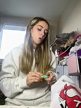 Angelloverxo online show from 12.22.25