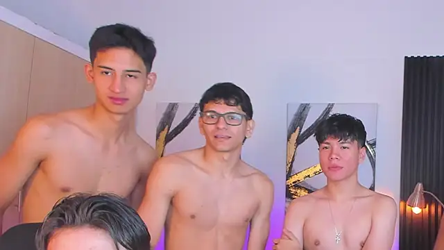 Snapshot of Horny_BoysW chatting on 09.13.25 Horny BoysW online show from 09.13.25