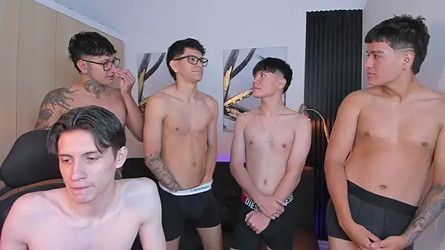 Snapshot of Horny_BoysW chatting on 09.22.25 Horny BoysW online show from 09.22.25