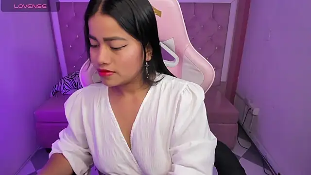 Snapshot of Victoria_b_ chatting on 09.14.25 Victoria b  online show from 09.14.25