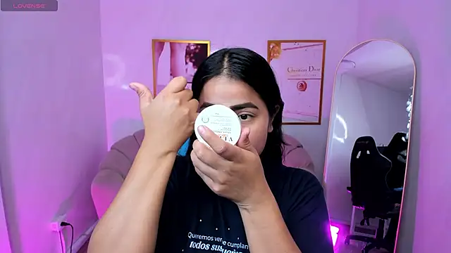 Snapshot of Victoria_b_ chatting on 09.15.25 Victoria b  online show from 09.15.25