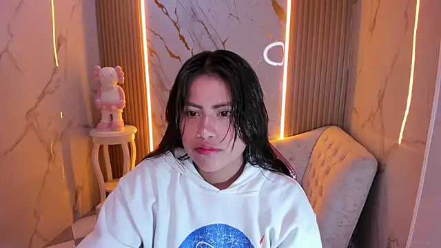 Snapshot of Victoria_b_ chatting on 09.25.25 Victoria b  online show from 09.25.25