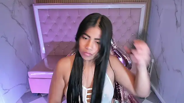 Snapshot of Victoria_b_ chatting on 10.03.25 Victoria b  online show from 10.03.25