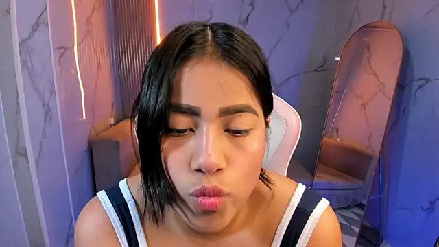 Snapshot of Victoria_b_ chatting on 10.10.25 Victoria b  online show from 10.10.25