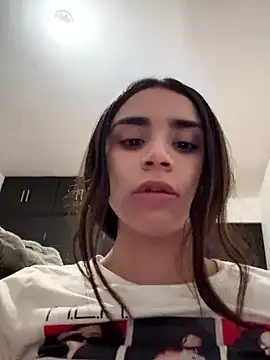 Snapshot of Ariovalle chatting on 02.25.26 Ariovalle online show from 02.25.26