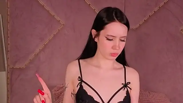 Snapshot of GraceMartinos chatting on 02.04.26 GraceMartinos online show from 02.04.26