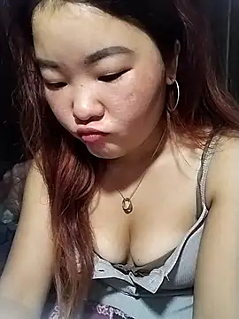 Snapshot of lylylove chatting on 05.17.26 lylylove online show from 05.17.26