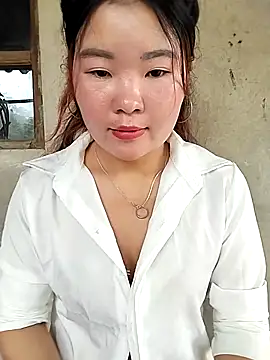 Snapshot of lylylove chatting on 05.18.26 lylylove online show from 05.18.26