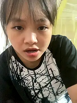 Snapshot of candy___123 chatting on 10.05.25 candy   123 online show from 10.05.25