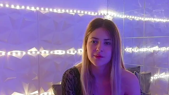 Aishha  online show from 11.21.25