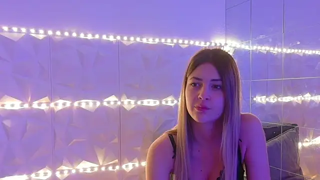 Aishha  online show from 12.23.25