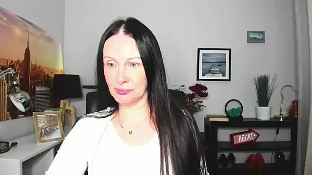 Velvet Jasmine online show from 09.24.25