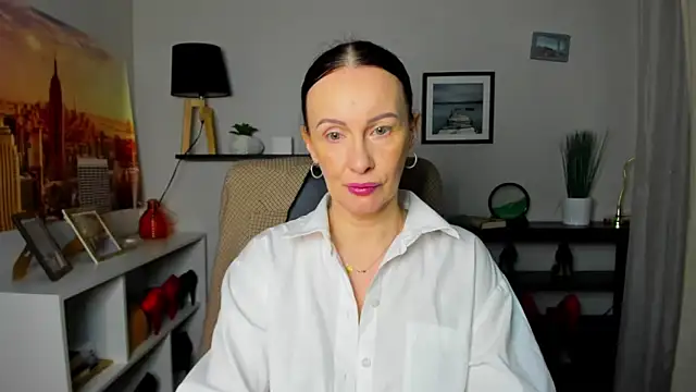 Snapshot of Velvet_Jasmine chatting on 12.22.25 Velvet Jasmine online show from 12.22.25