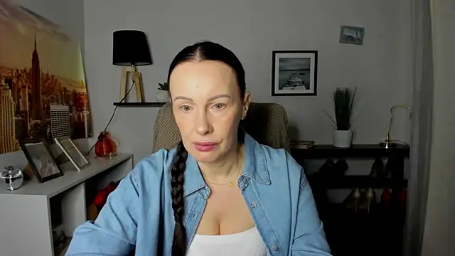 Snapshot of Velvet_Jasmine chatting on 02.06.26 Velvet Jasmine online show from 02.06.26