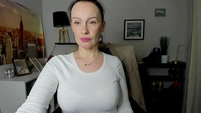 Snapshot of Velvet_Jasmine chatting on 02.25.26 Velvet Jasmine online show from 02.25.26