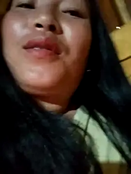 Snapshot of miss-su chatting on 04.19.26 miss-su online show from 04.19.26